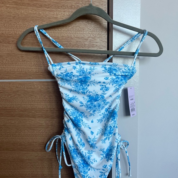 Wild Fable Blue and White One Piece Swimsuit (Tiny! XXS or girls 8-10 year old) - Picture 1 of 4
